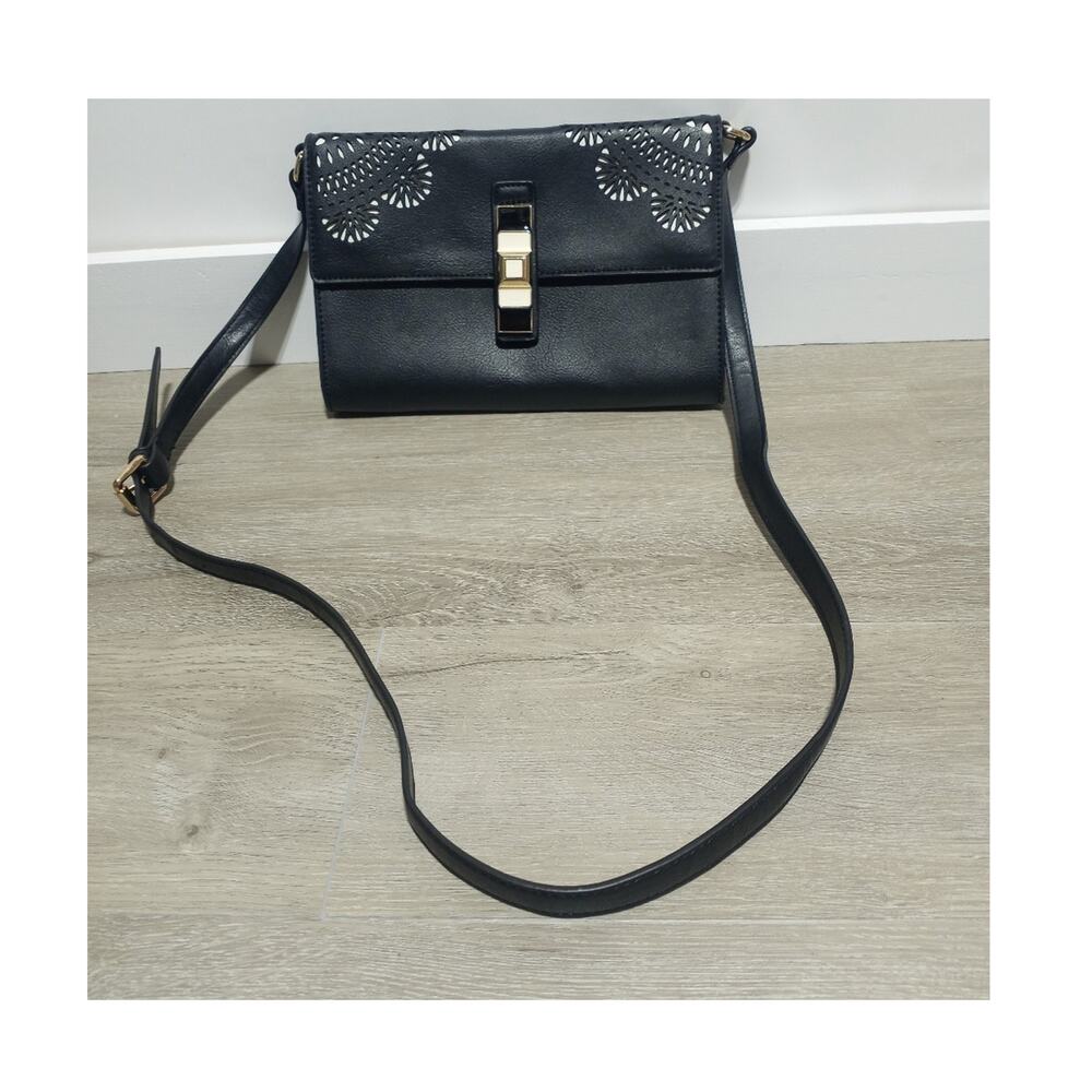 Gussaci Black & White Lazer Cut Crossbody Bag NWOT